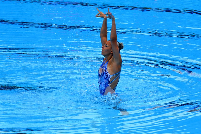 artistic swimmer female